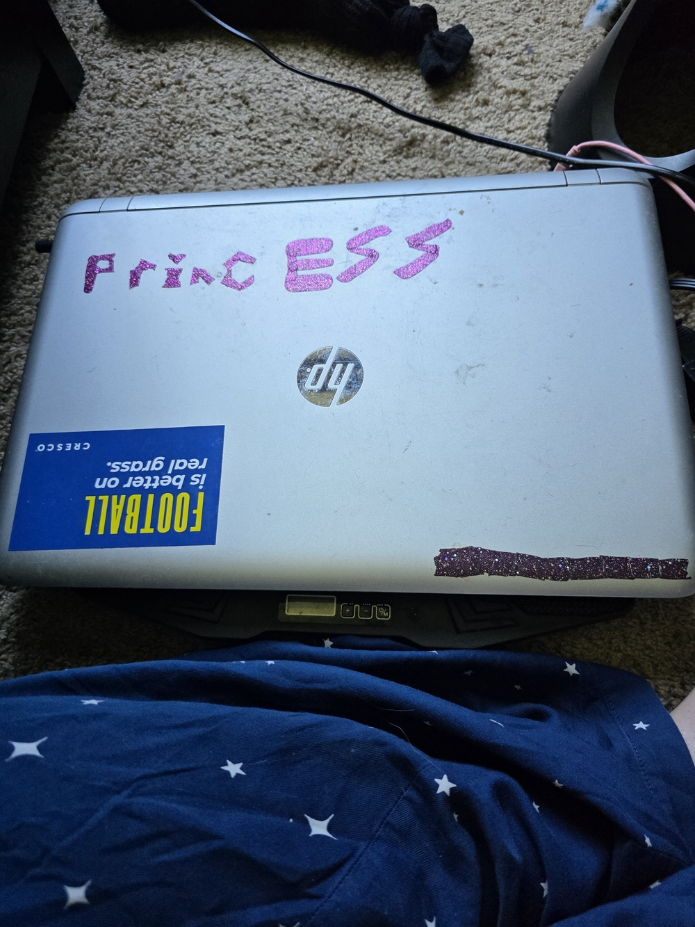 HP 15.6" Laptop - Black - AMD Radeon R6 - Picture 3 of 4